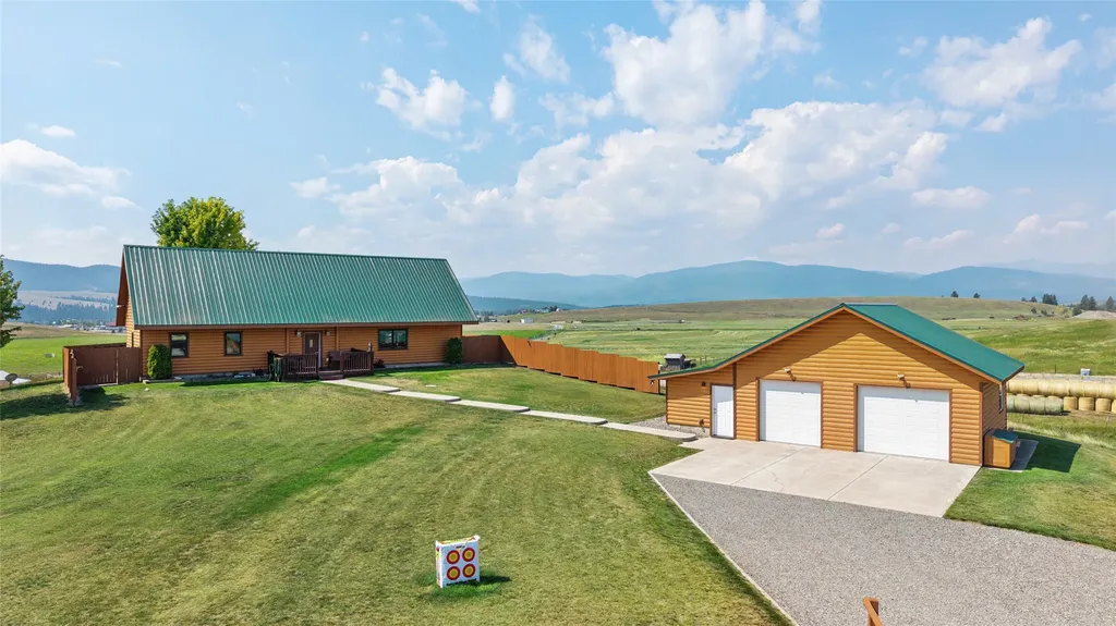 126 Glacial High Court Eureka MT 59917