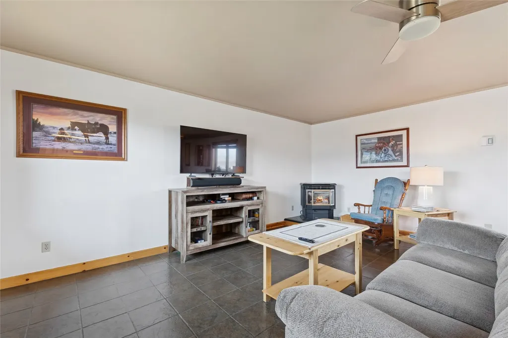 126 Glacial High Court Eureka MT 59917