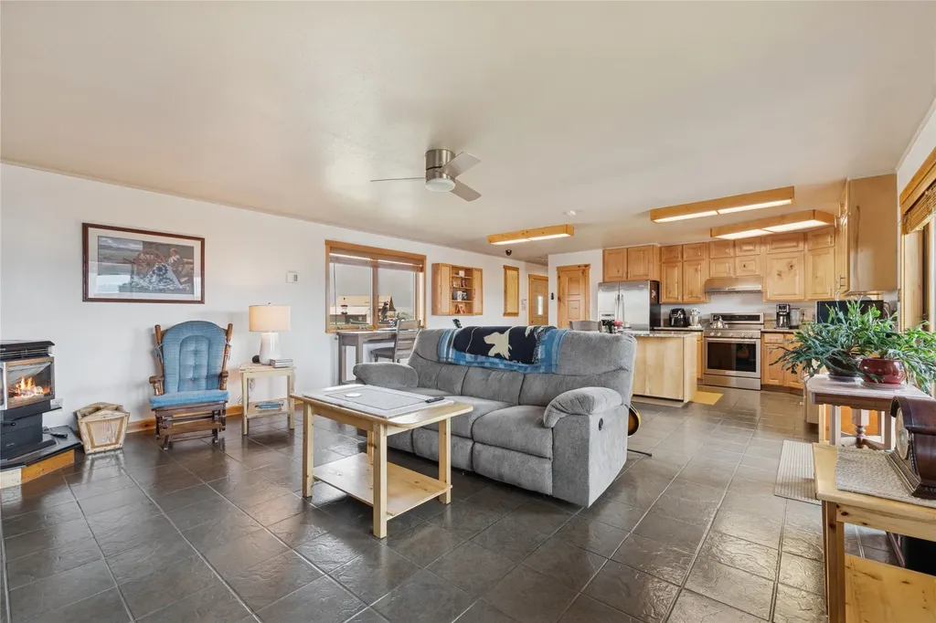 126 Glacial High Court Eureka MT 59917