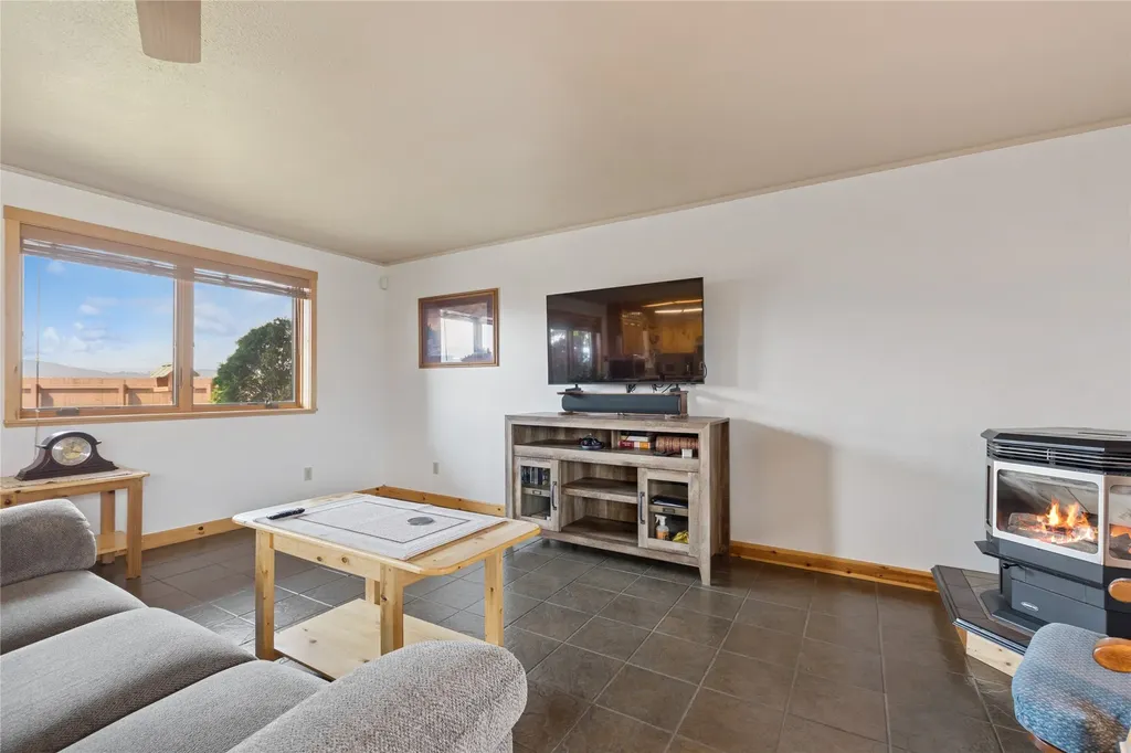 126 Glacial High Court Eureka MT 59917