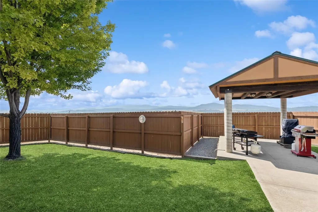126 Glacial High Court Eureka MT 59917