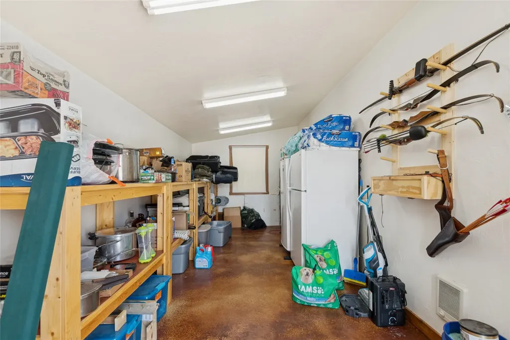 126 Glacial High Court Eureka MT 59917