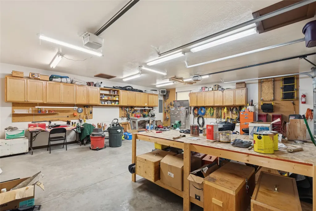 126 Glacial High Court Eureka MT 59917