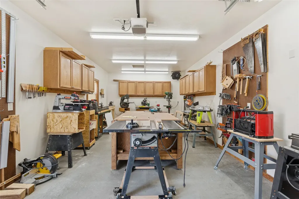 126 Glacial High Court Eureka MT 59917