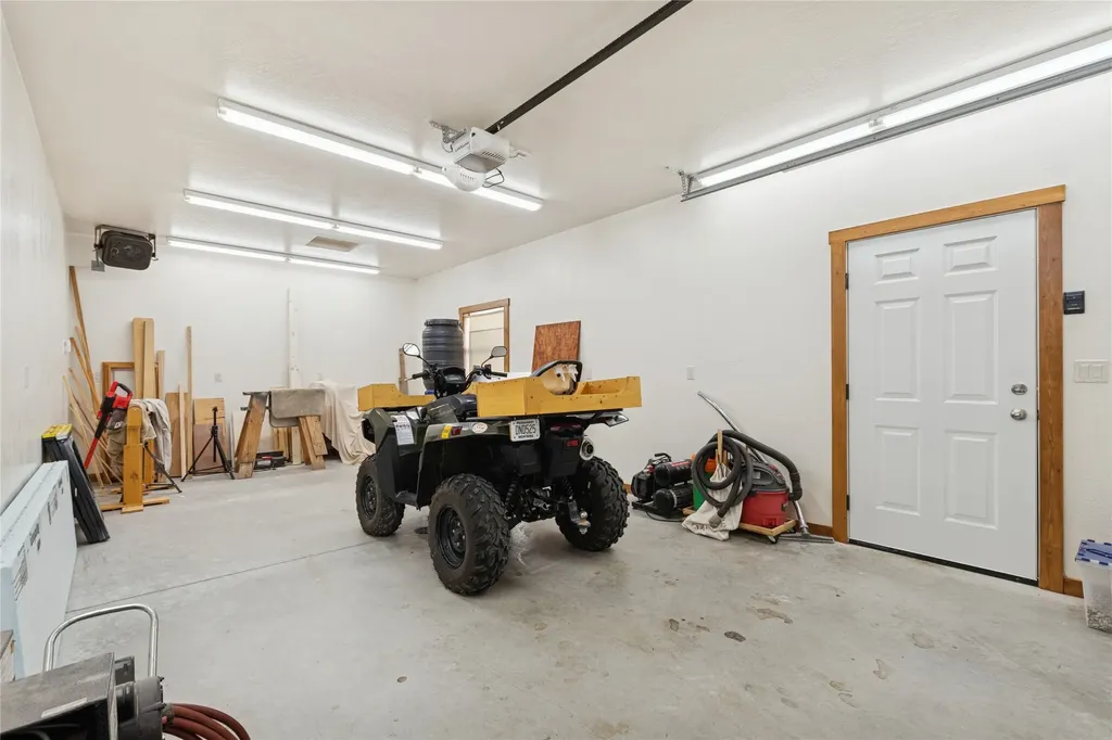 126 Glacial High Court Eureka MT 59917