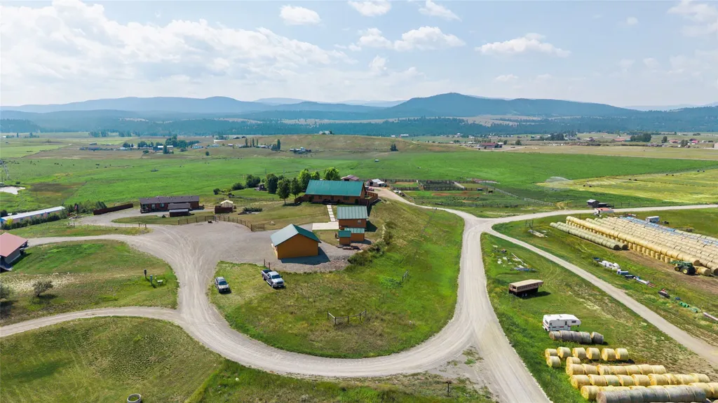 126 Glacial High Court Eureka MT 59917