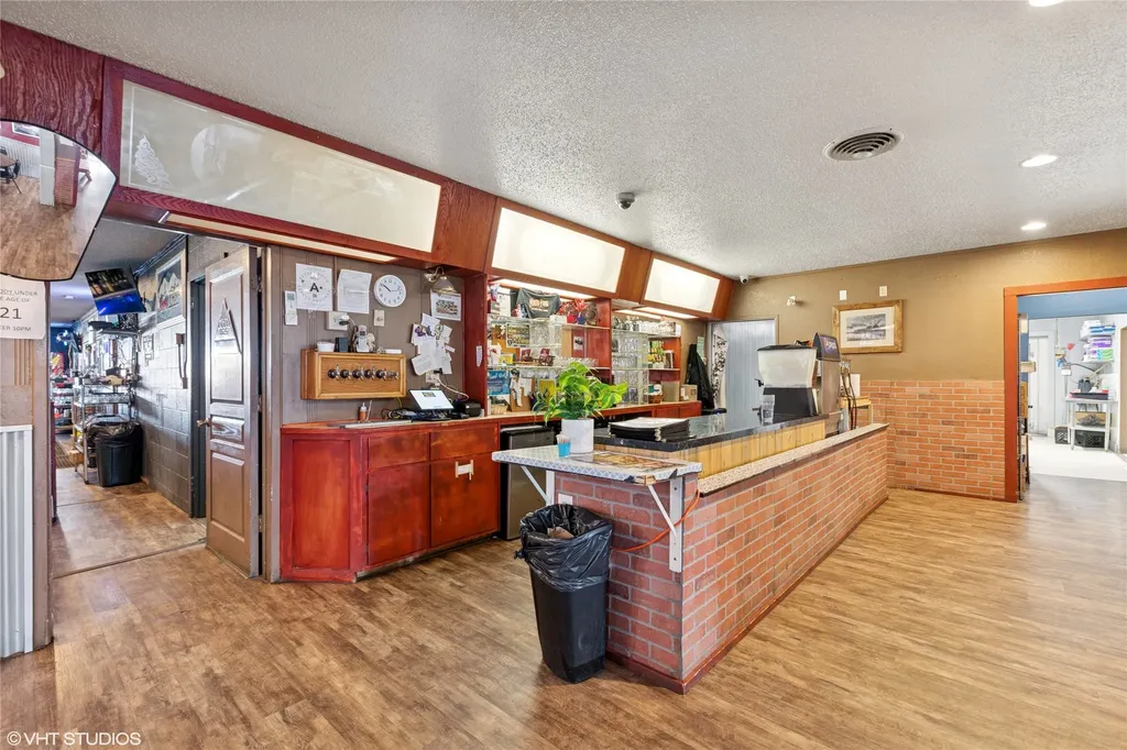 1821 Us Highway 93 N Eureka MT 59917