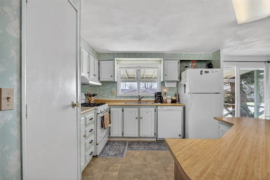 311 2nd Street S Cascade MT 59421