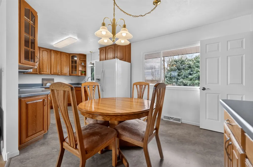 837 36th Avenue NE Great Falls MT 59404