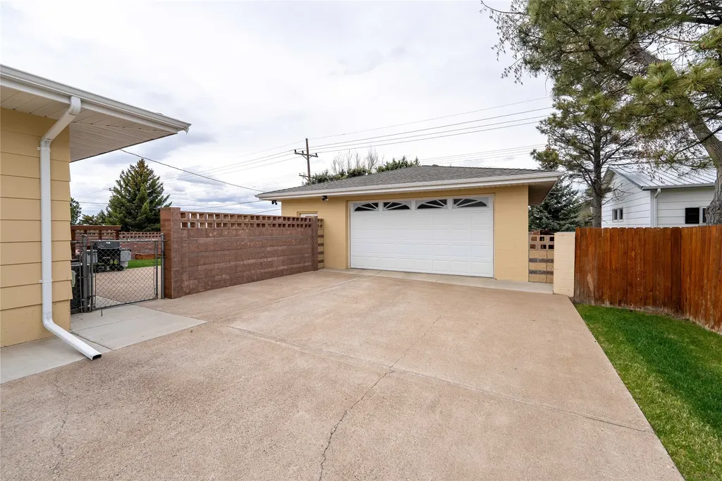 837 36th Avenue NE Great Falls MT 59404