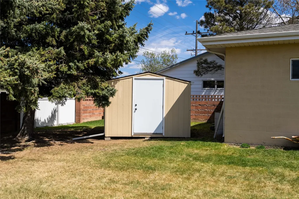 837 36th Avenue NE Great Falls MT 59404