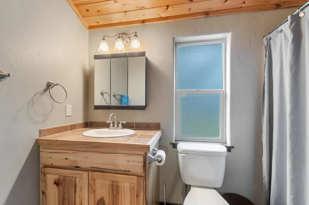 171 Carpenter Lane Eureka MT 59917