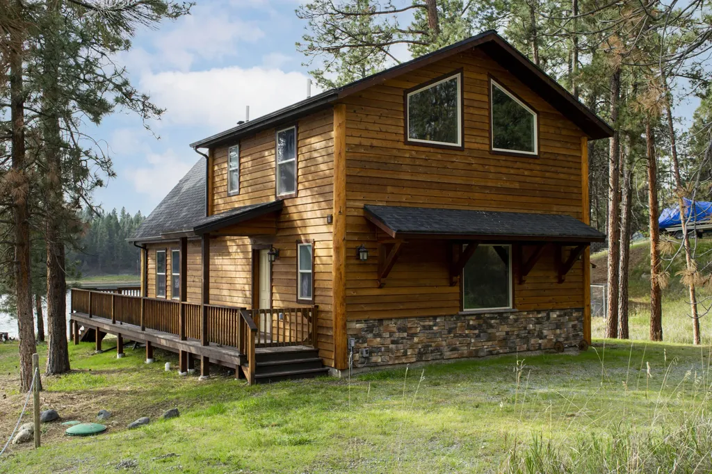 171 Carpenter Lane Eureka MT 59917