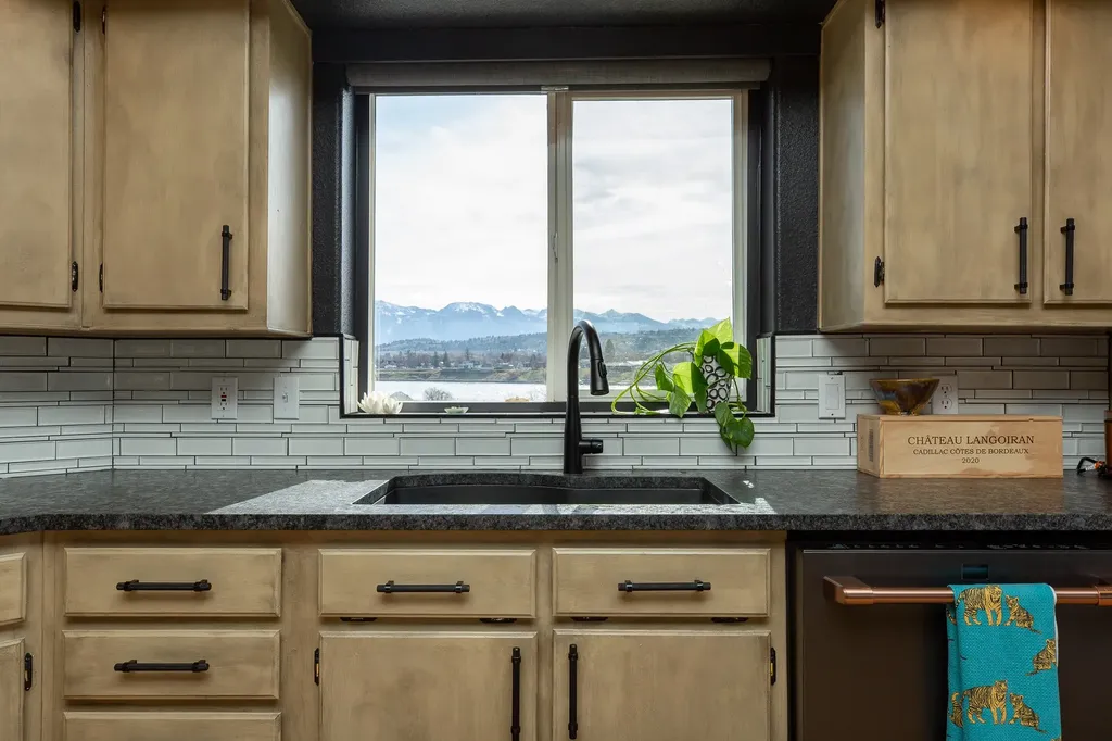 9 Regatta Road Polson MT 59860