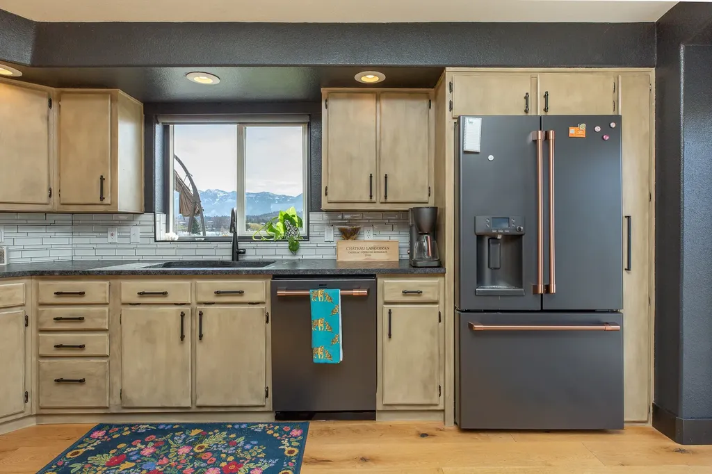 9 Regatta Road Polson MT 59860