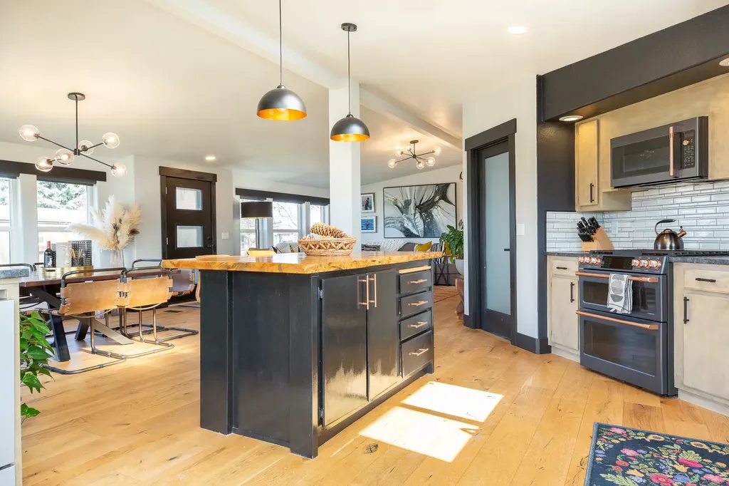 9 Regatta Road Polson MT 59860