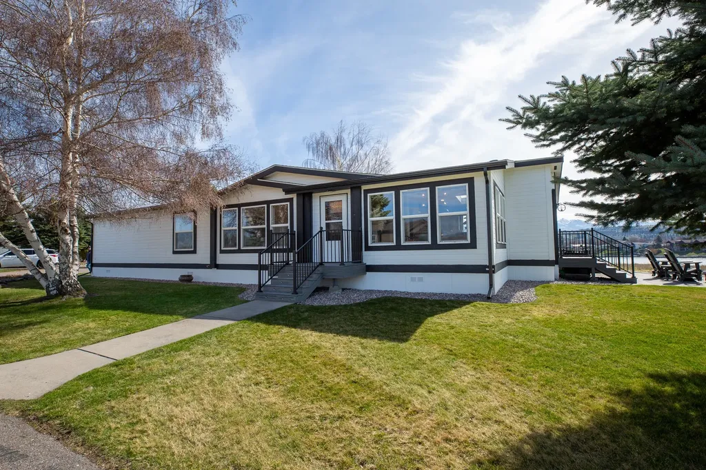 9 Regatta Road Polson MT 59860