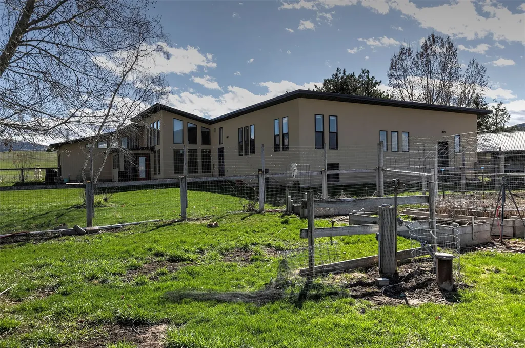 61830 Old Freight Road St Ignatius MT 59865