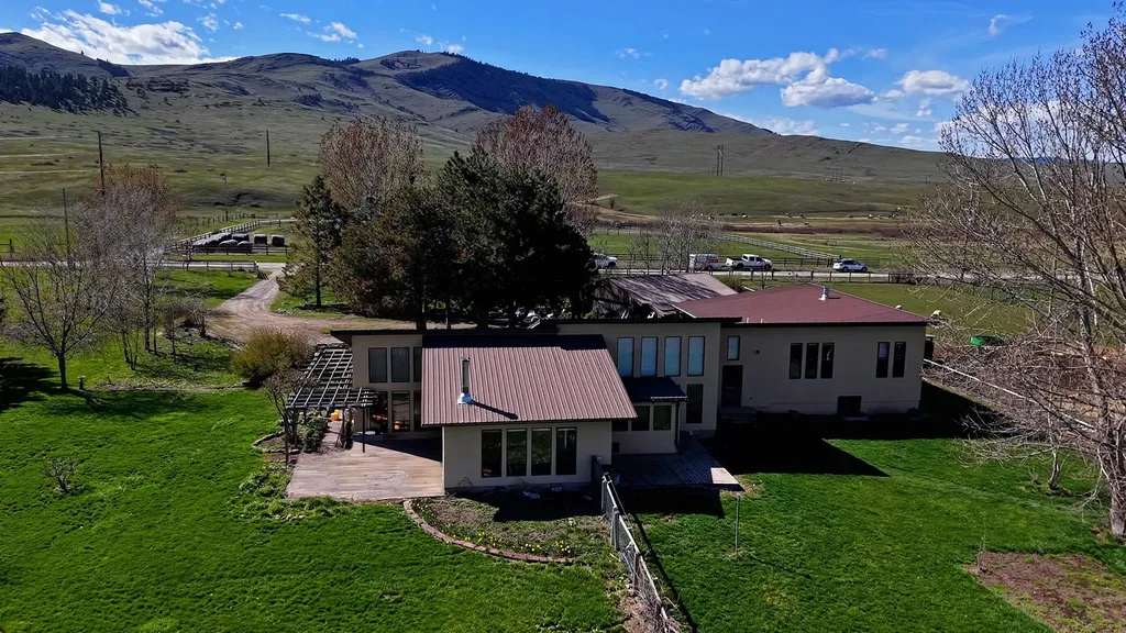 61830 Old Freight Road St Ignatius MT 59865