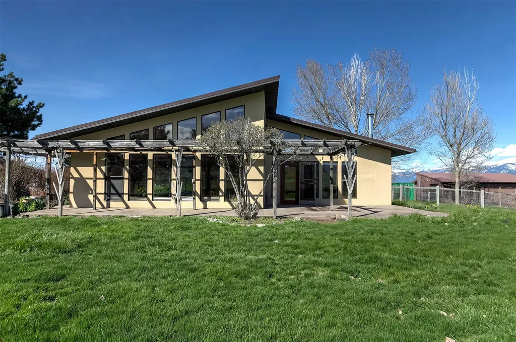 61830 Old Freight Road St Ignatius MT 59865