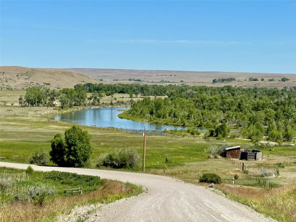 85 W Bitterroot Lane Augusta MT 59410