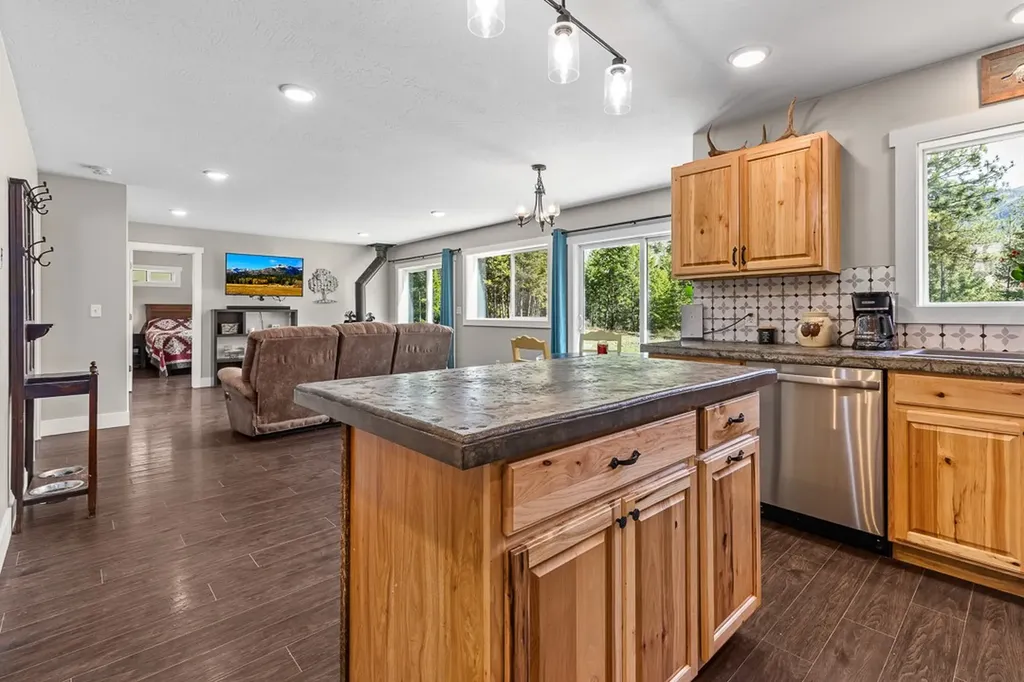351 Whitewater Lane Alberton MT 59820