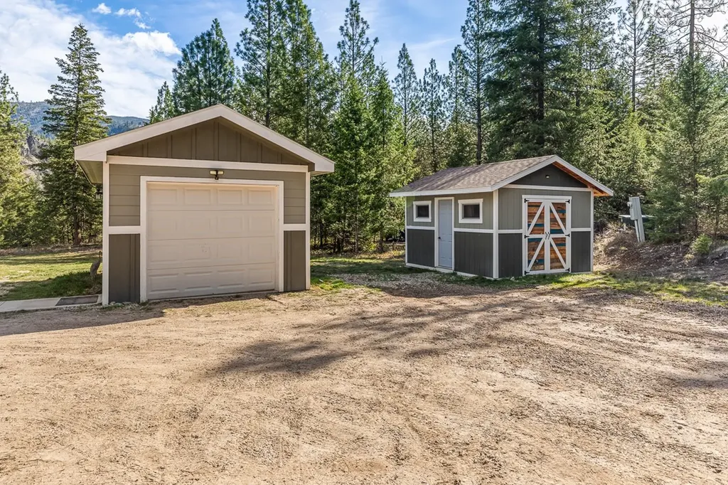 351 Whitewater Lane Alberton MT 59820