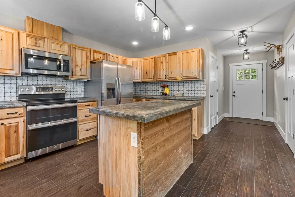 351 Whitewater Lane Alberton MT 59820