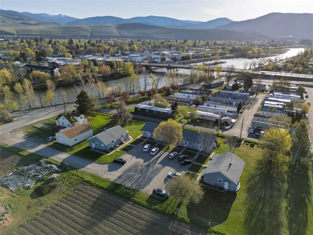 1629 & 1631 River Road Missoula MT 59801