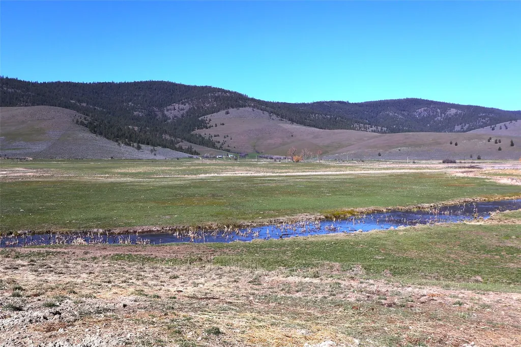 150 Patton Road Lonepine MT 59848