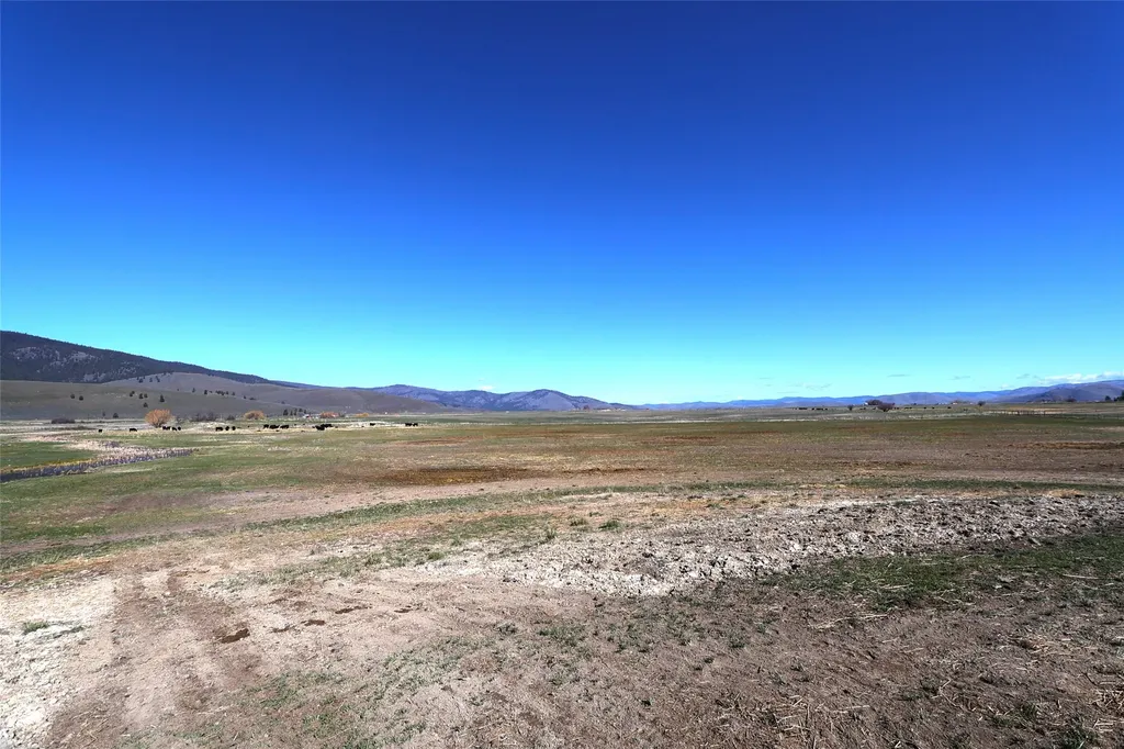 150 Patton Road Lonepine MT 59848