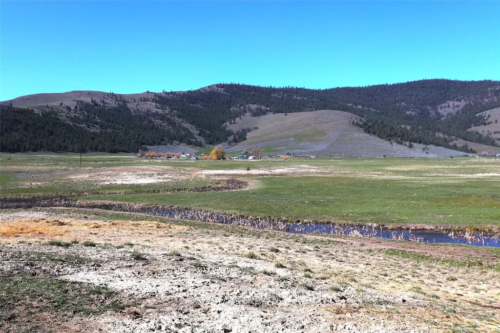 150 Patton Road Lonepine MT 59848