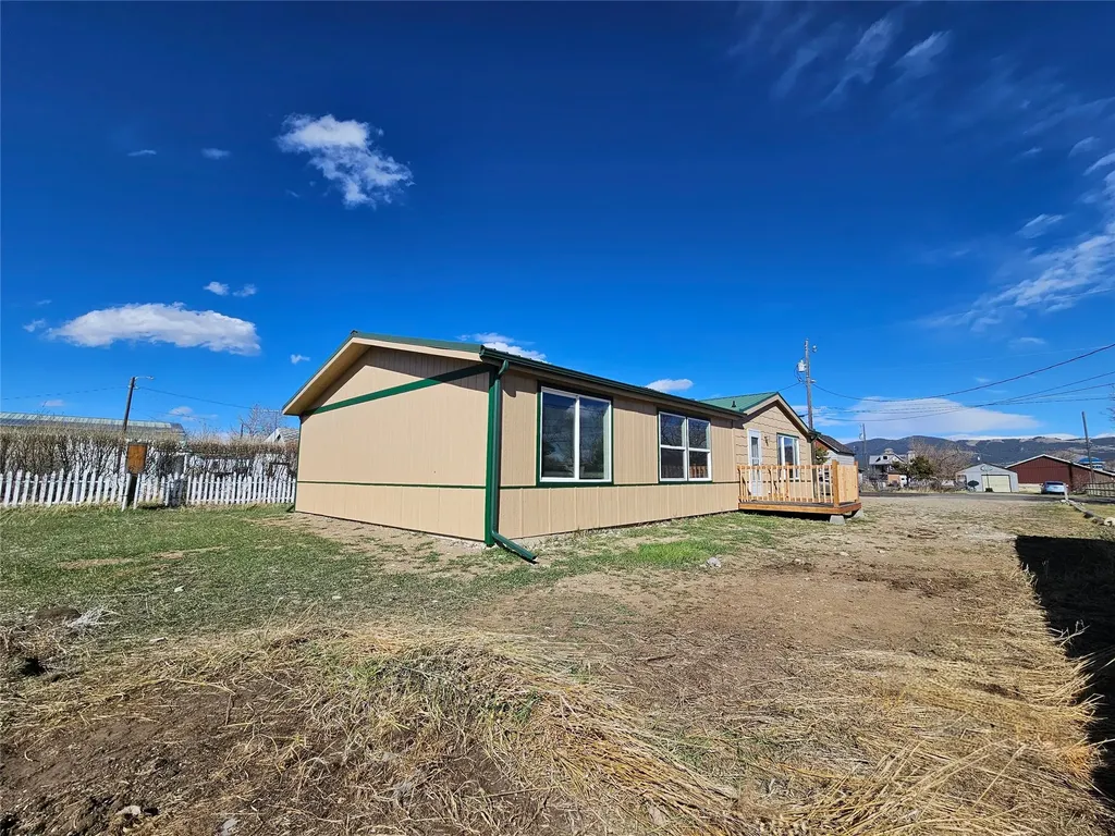 307 S Cleveland Street Boulder MT 59632