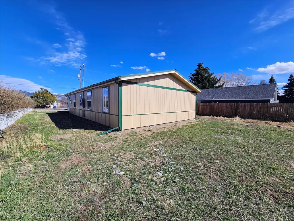 307 S Cleveland Street Boulder MT 59632