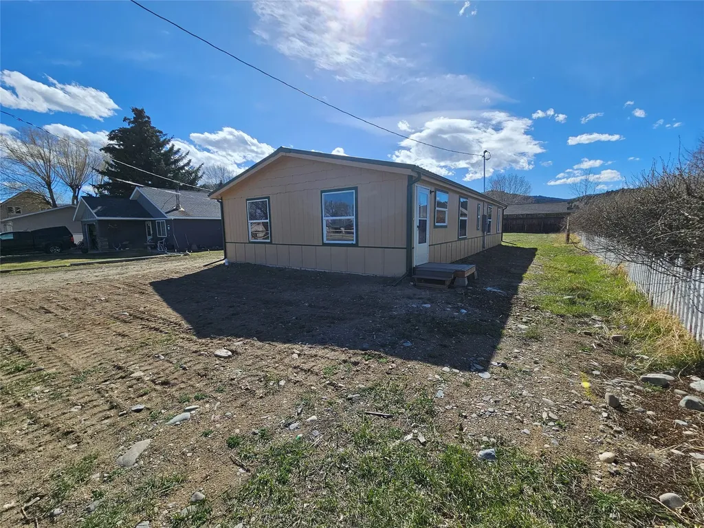 307 S Cleveland Street Boulder MT 59632