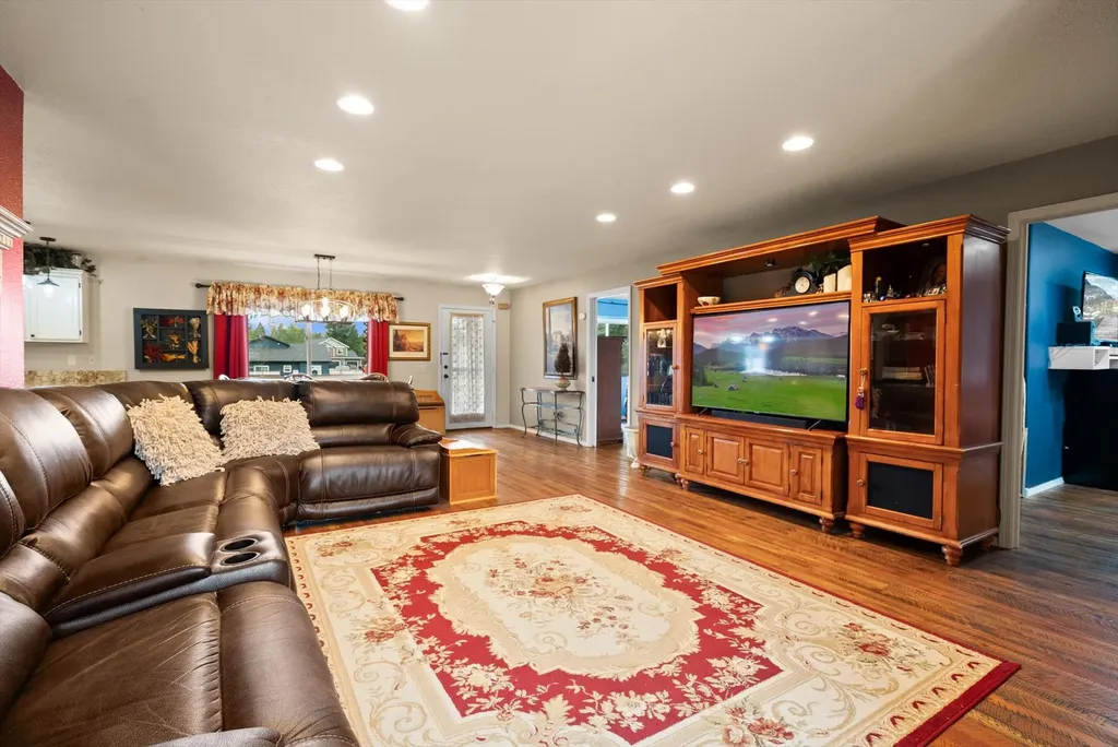 907 View Drive Columbia Falls MT 59912