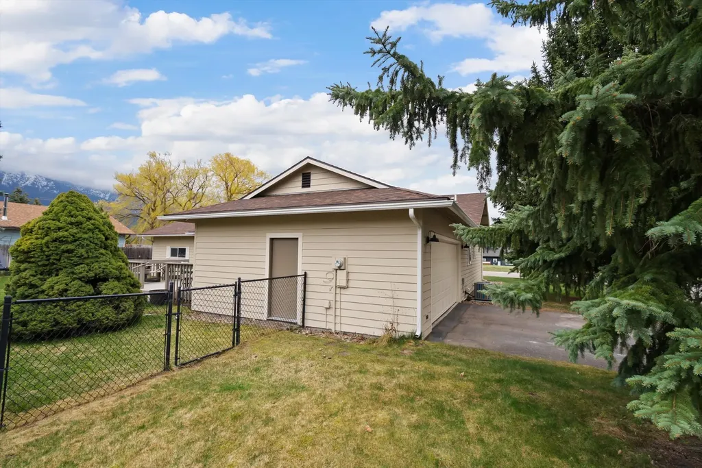 907 View Drive Columbia Falls MT 59912