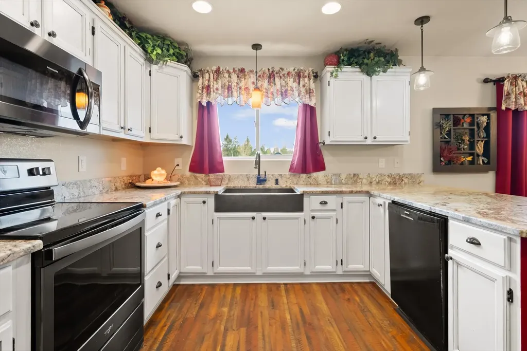 907 View Drive Columbia Falls MT 59912