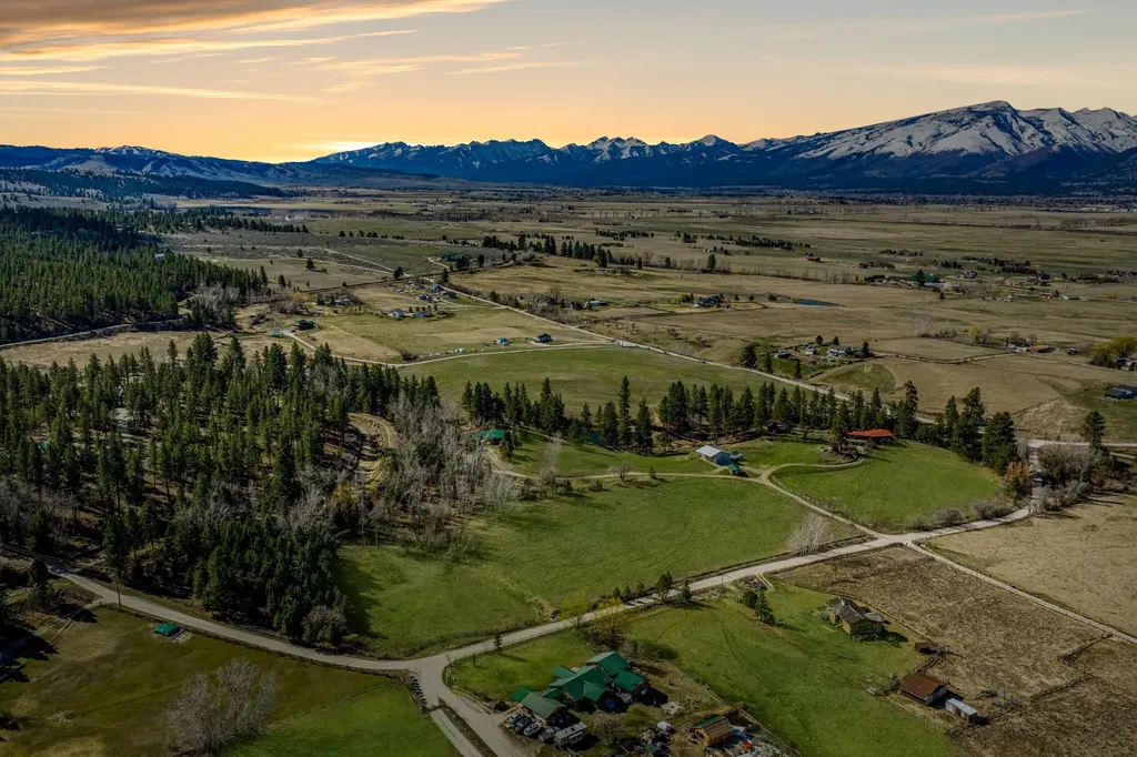 829 Weber Butte Trail Corvallis MT 59828