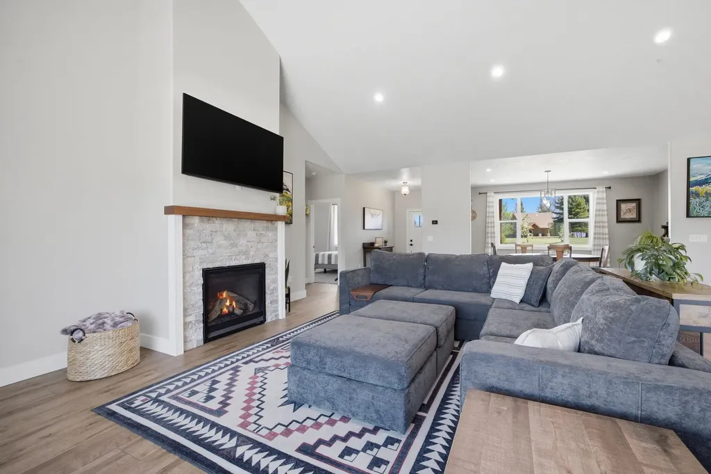 1291 Rhonda Lane Victor MT 59875