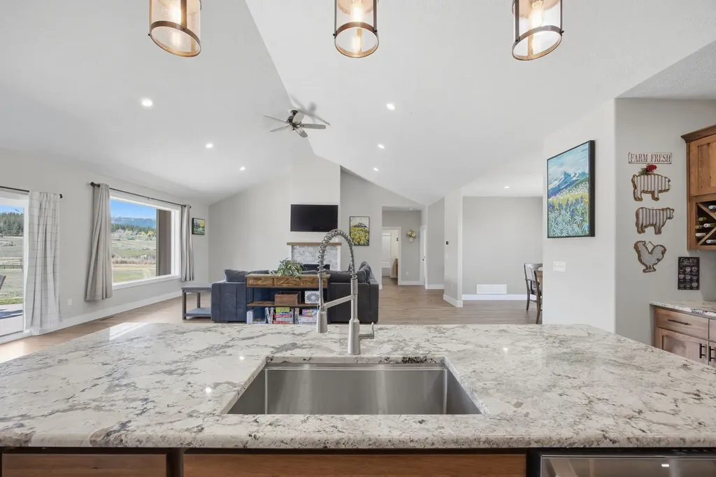 1291 Rhonda Lane Victor MT 59875