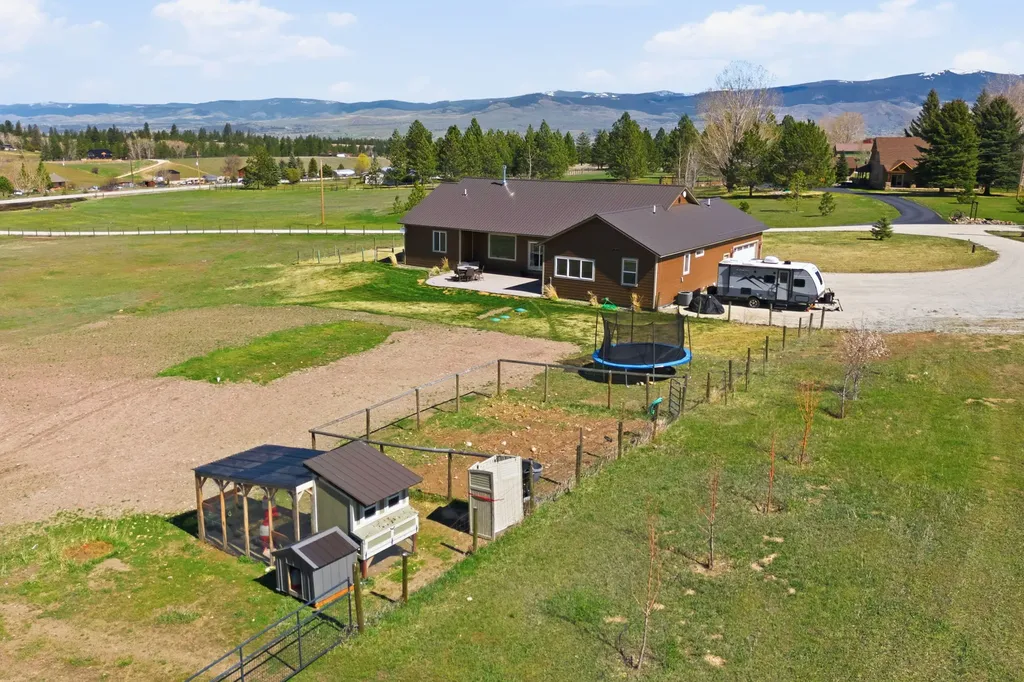 1291 Rhonda Lane Victor MT 59875