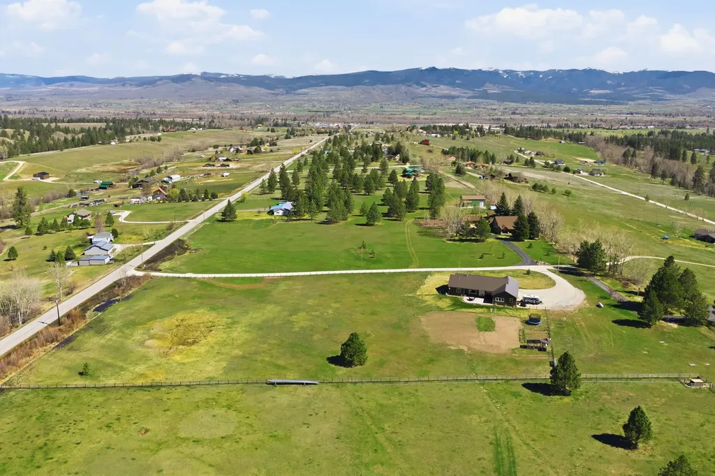 1291 Rhonda Lane Victor MT 59875