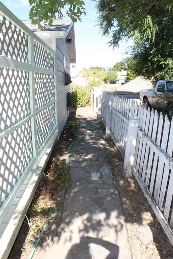 603 S Willis Street Plains MT 59859