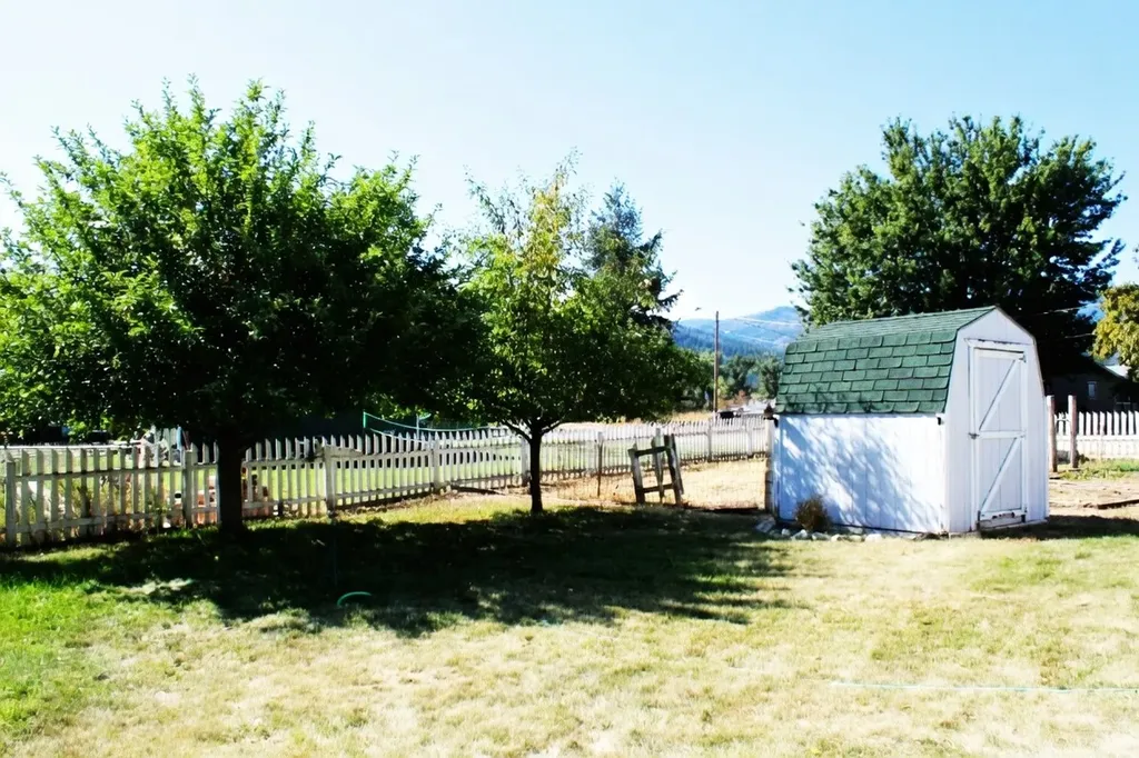 603 S Willis Street Plains MT 59859