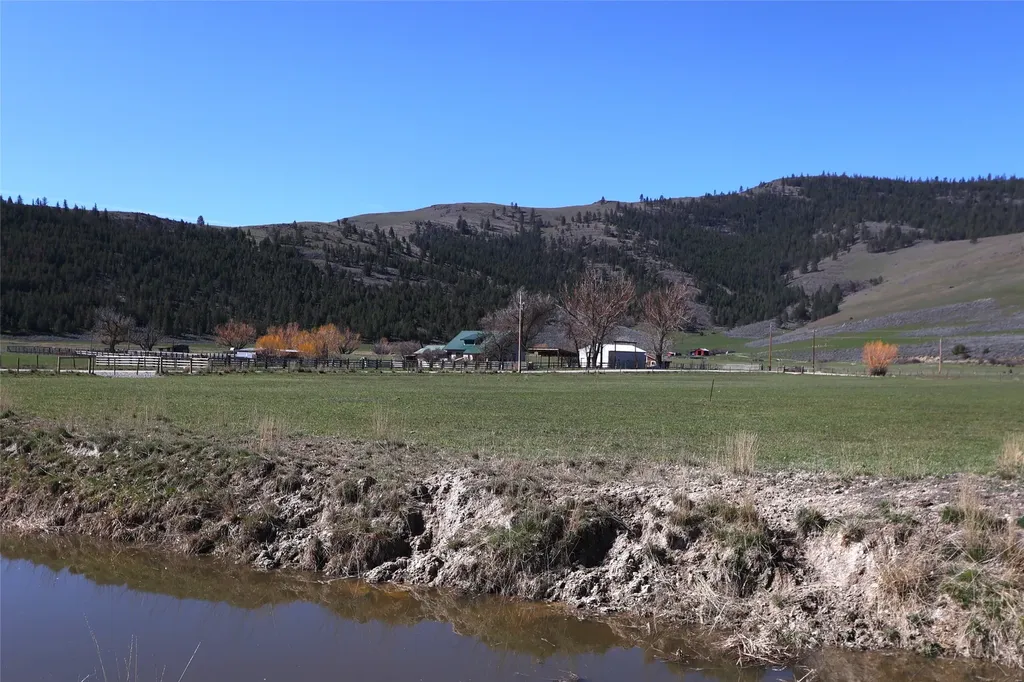 190 Patton Road Lonepine MT 59848