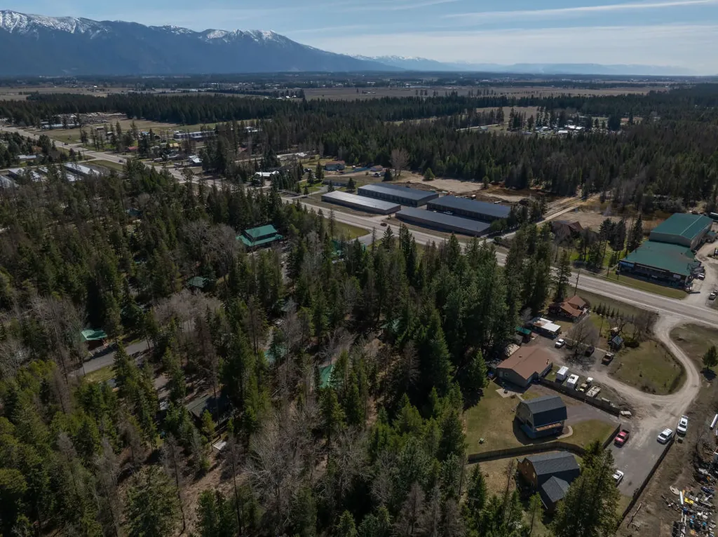 3819 Mt Hwy 40 W Columbia Falls MT 59912