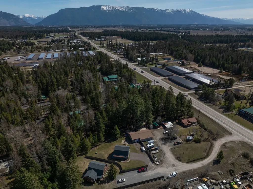 3819 Mt Hwy 40 W Columbia Falls MT 59912