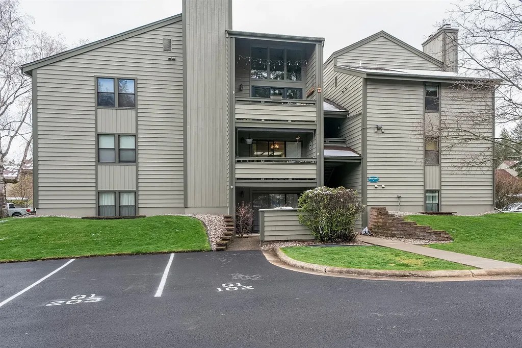 270 Bridge Street Bigfork MT 59911