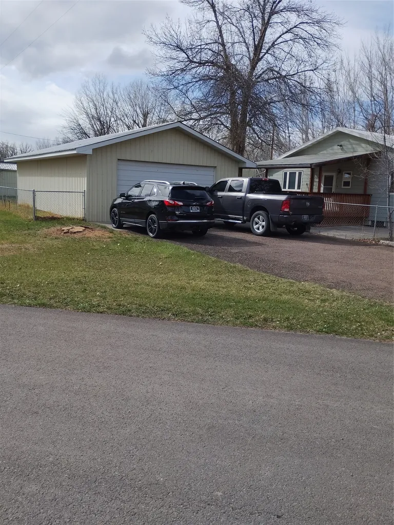 190 N Floweree Avenue Cascade MT 59421